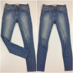 WILDFOX Light Wash Distressed/Ripped Slim Fit Skinny Jeans